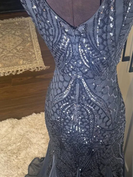 Night Way Collection Elegant Sequin Mother of the Bride Dress – Size 6 – Gray & - Picture 2 of 5